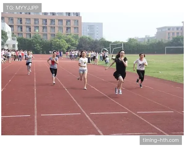 史梦瑶每天5点起床练枪，手机相册全是靶纸